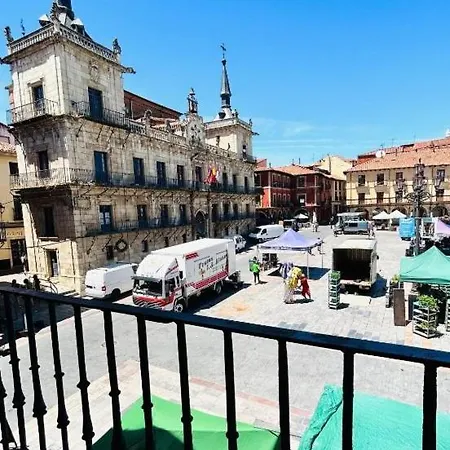 Arquitecto De La Vida- Plaza Mayor * Leon