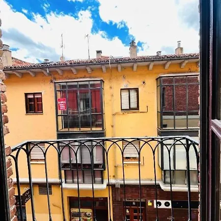 Arquitecto De La Vida- Plaza Mayor * Leon