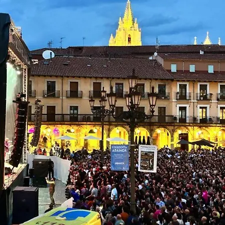 Arquitecto De La Vida- Plaza Mayor Leon