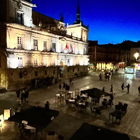 Arquitecto De La Vida- Plaza Mayor * Leon
