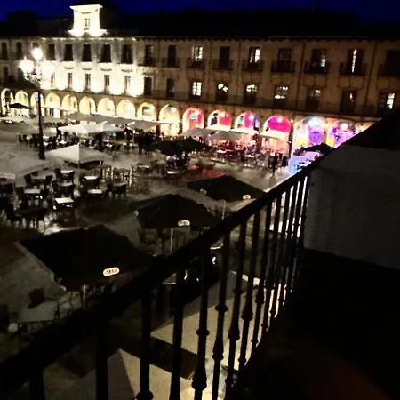 Arquitecto De La Vida- Plaza Mayor בית הארחה לאון