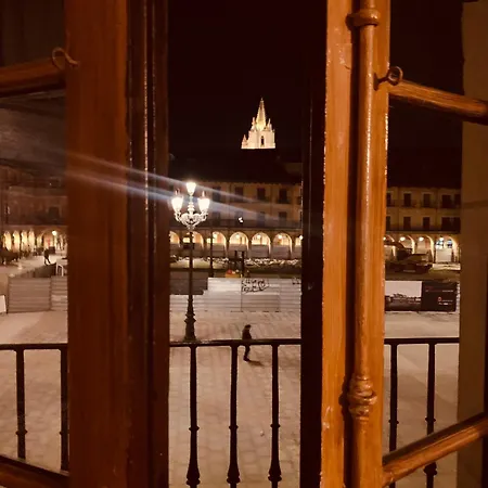 Arquitecto De La Vida- Plaza Mayor לאון