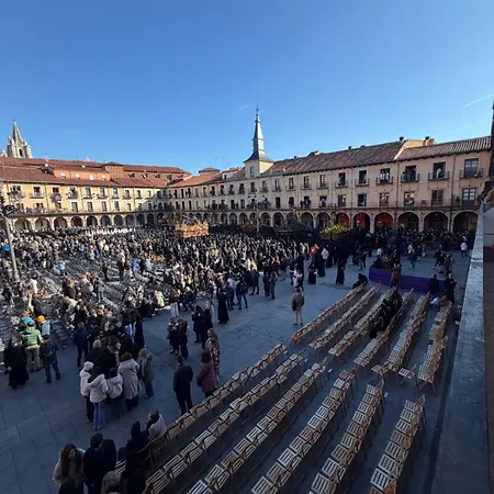Arquitecto De La Vida I - Plaza Mayor * León