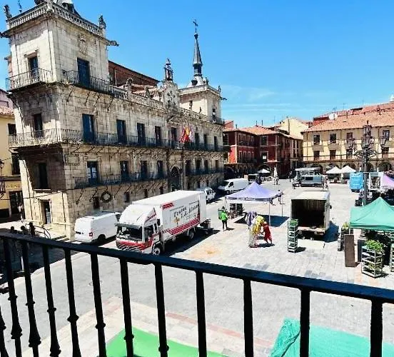 Arquitecto De La Vida- Plaza Mayor * León