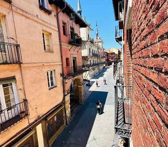 Arquitecto De La Vida- Plaza Mayor * León