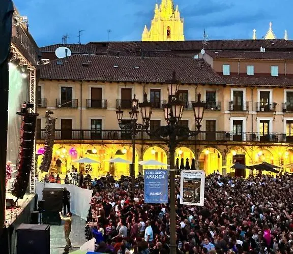 Arquitecto De La Vida- Plaza Mayor León