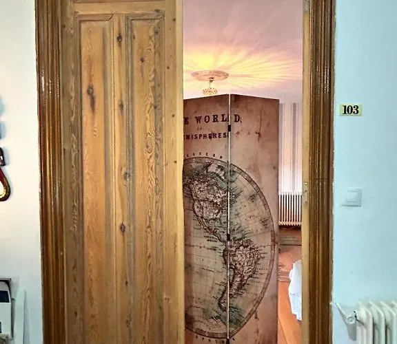 Arquitecto De La Vida- Plaza Mayor * León